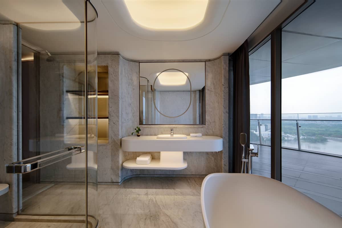 1 Schlafzimmer, hochwertige Bettwaren, Daunenbettdecken