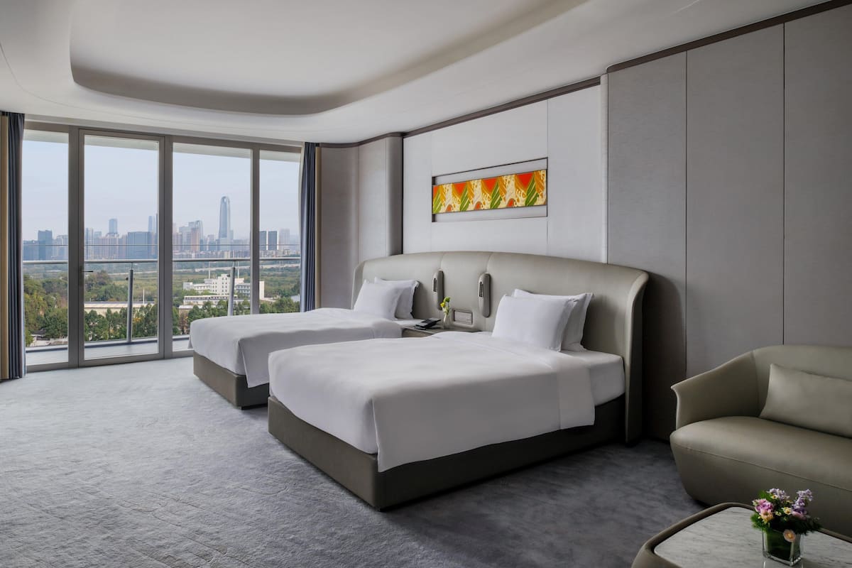 1 sovrum, sängtillbehör av högsta kvalitet och duntäcken