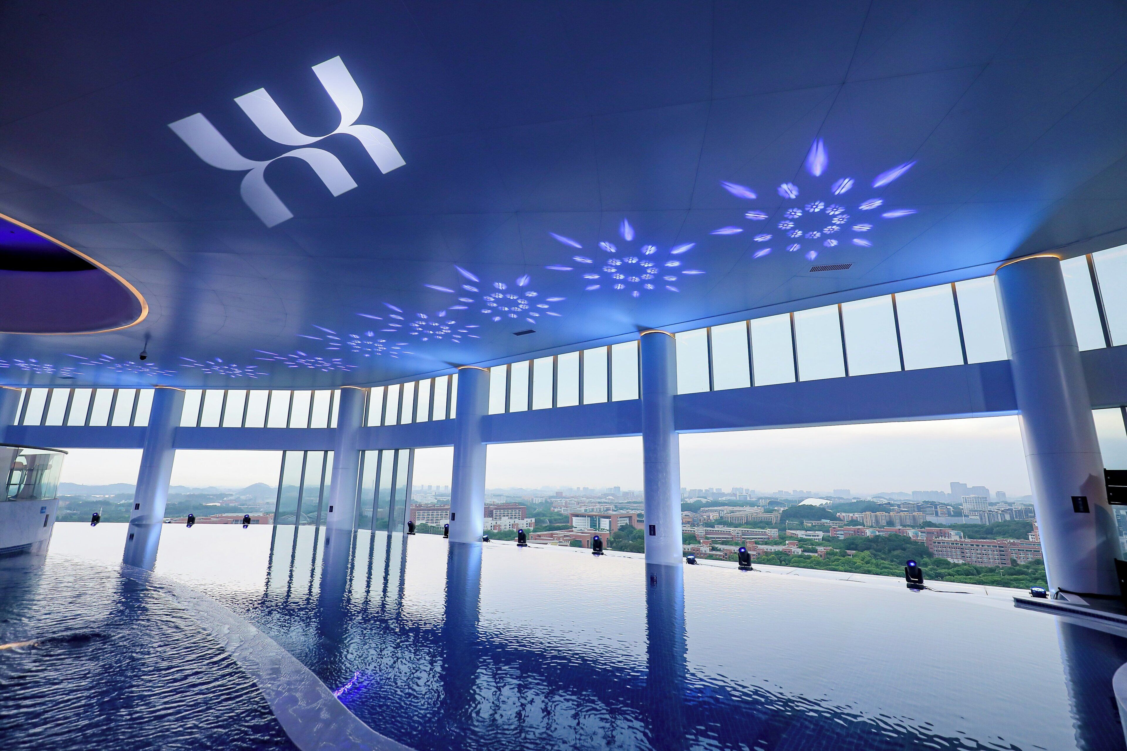 Piscine couverte