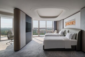 Standard Room, 2 Double Beds, River View | Premium bedding, down duvets, free minibar items, in-room safe - Guangzhou Xanadu Hotel, Vignette Collection by IHG (Guangzhou)