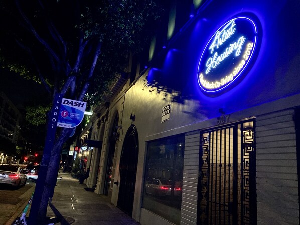 Exterior - Artist Housing - Hostel (Los Angeles)