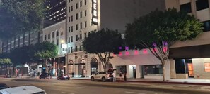 Front of property - Artist Housing - Hostel (Los Angeles)