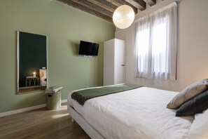 1 slaapkamer, een strijkplank/strijkijzer, reisbedje, gratis wifi
