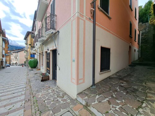 GRAYNITE-OLD VILLAGE Apartment