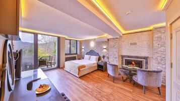 DEMETER | Ropa de cama de alta calidad, minibar y decoración personalizada