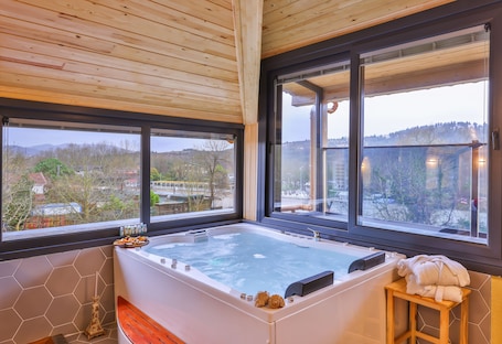 PANDORA | Jetted tub