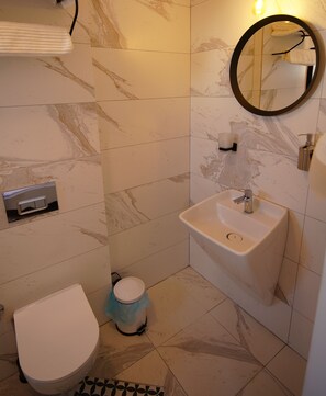 Deluxe Room | Bathroom - Achilles Otel (Bozcaada)