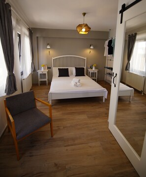 Deluxe Room | Premium bedding, minibar, iron/ironing board, free WiFi - Achilles Otel (Bozcaada)
