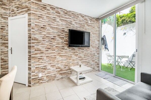 Smart TV - Lisbon Charming Apartment III (Lisboa)