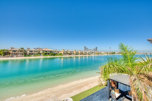 Maison Privee - Glamourous Beachfront Villa on The Palm w/ Pool