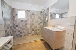Shower, hair dryer, towels - Villa Can Segue (Alcúdia)