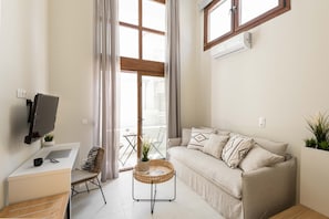 1 dormitorio, tabla de planchar con plancha, cunas gratuitas