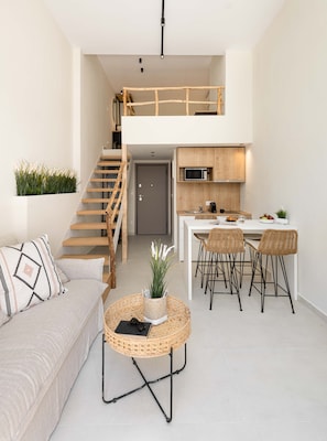 Classic Loft Residence | Cocina privada | Máquina de café espresso y hervidor eléctrico