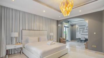 In-room safe, blackout curtains, free WiFi, bed sheets