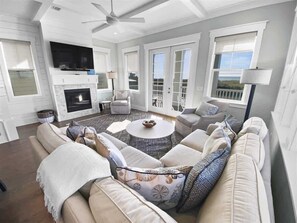 Télévision, cheminée