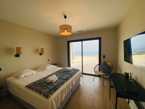 5 bedrooms, iron/ironing board, free WiFi, bed sheets