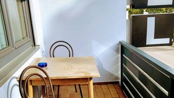 Apartment, Private Bathroom (Zimmer 15) | Balcony view