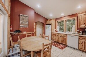 Dining room - Snowline Cabin #34 - Great English Tudor-style Home With hot Tub! Now With Wifi! (Deming)