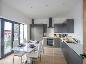 Cottage | Bếp riêng | Tủ lạnh, máy rửa bát, ấm điện, lò nướng bánh mì 