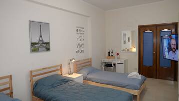 Shared Dormitory, 1 Bedroom, Accessible, Smoking