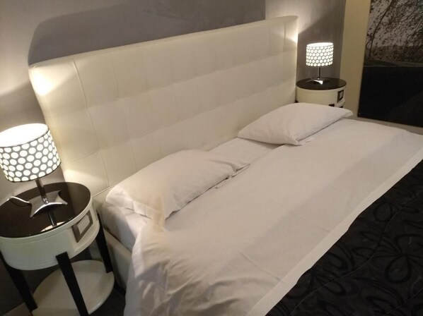 1 bedroom - White Vatican - Single Room Standard - via Famagosta 45 (Rome)