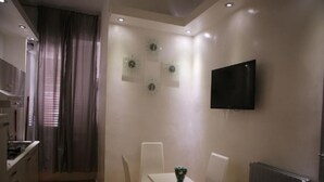 Unclassified image, 5 of 28, button - White Vatican - Deluxe Four Bedroom Apartment (Rome)