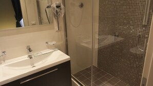 Bathroom - Rome Armony Suites - Superior Room (Rome)