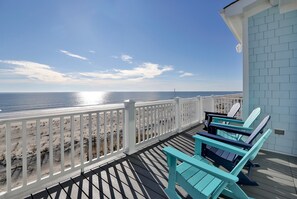 Property grounds - Family Time: Oceanfront in Oak Island: 5BR, 4BA, sleeps 14 with private pool. (Oak Island)