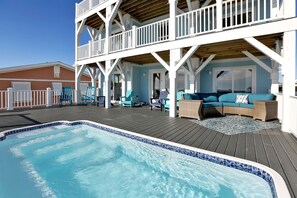 Terrace/patio - Family Time: Oceanfront in Oak Island: 5BR, 4BA, sleeps 14 with private pool. (Oak Island)
