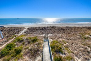 Beach - 6901 W Beach Drive, perfect for families with 4 bedrooms and pet-friendly. (Oak Island)