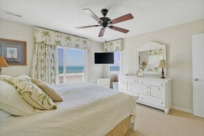 5 bedrooms, iron/ironing board, WiFi, bed sheets - Experience beachfront luxury at Dune Nuttin, Oak Island's stunning 5-bedroom retreat. (Oak Island)