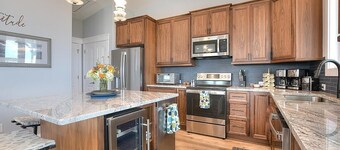 Beautiful Home-Ocean & Waterway Views All Around,Pool,Elevator, Dogs-Sleeps12