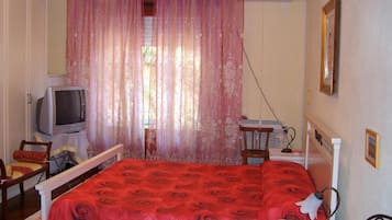 Shared Dormitory, 1 Bedroom, Smoking, Balcony | 1 bedroom, WiFi