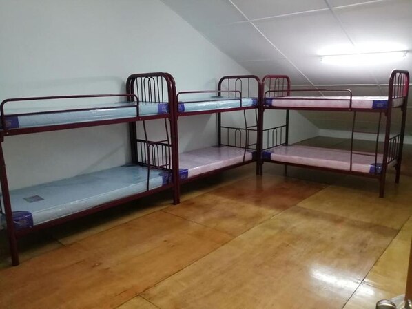 Room - Single Bed in Mixed Dormitory Room With Ac (Kuching)