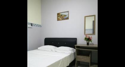 Beautiful Double Room With Ac in Kuching Center