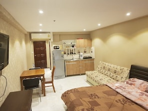 Condo, 1 Bedroom | Interior