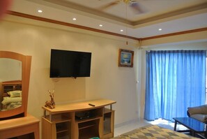 Condo, 1 Bedroom | 1 bedroom - Jomtien Beach Condomijium Jbc S1 F4 R25 (Pattaya)