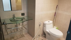 Bathroom - Plaza Residence Plaza Residence Floor 5 Room 51 (Pattaya)