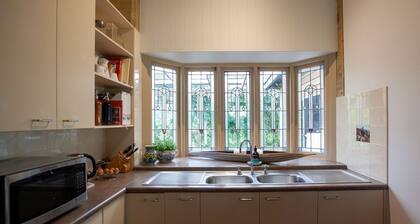 Bermagui ''Wollybutts'' Jewel on the Lake