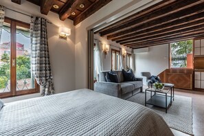 1 bedroom, iron/ironing board, free WiFi, bed sheets - Canal View Apartment with Great Terrace near Arsenale (Venecia)