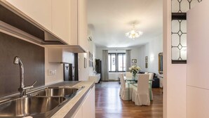Interior - San Marco Alluring and Spacious Apartment with Elevator (Venecia)
