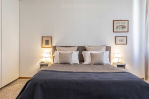 1 chambre, fer et planche à repasser, Wi-Fi gratuit, draps fournis