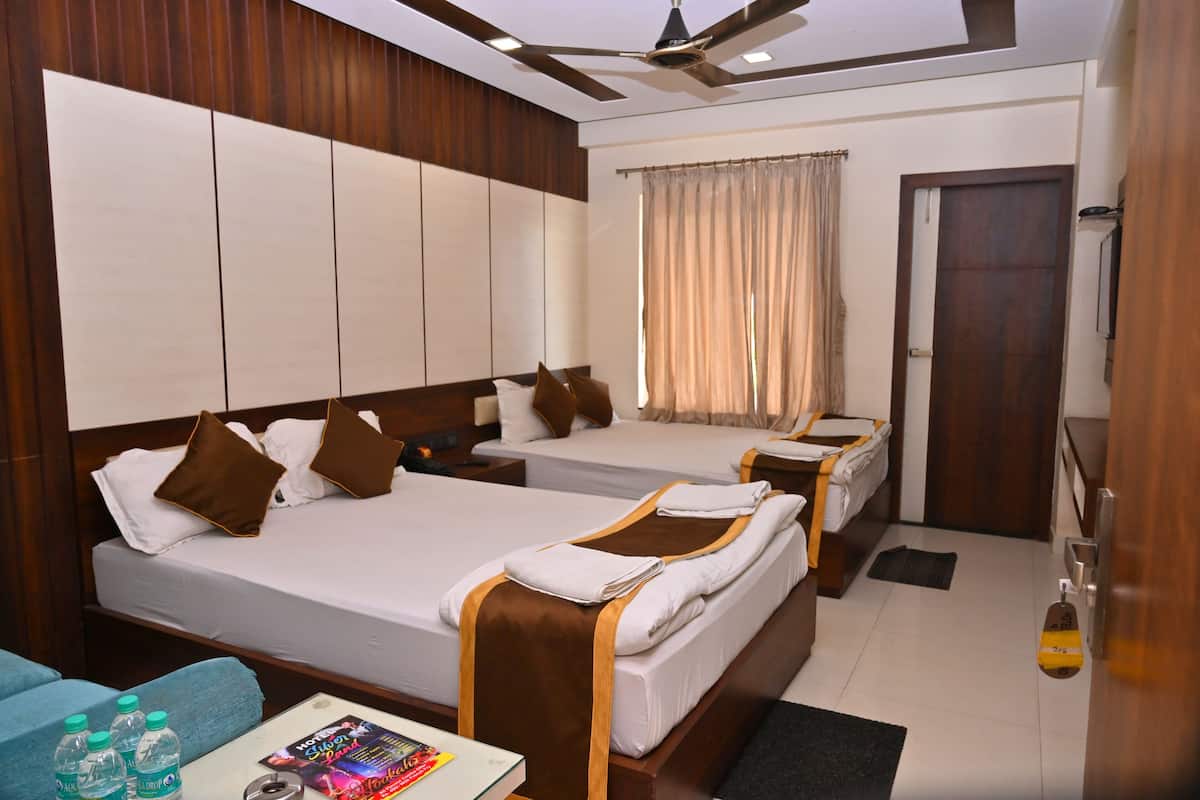 Executive Room | Hypo-allergenic bedding, free WiFi, bed sheets