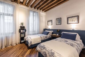 2 عدّة غرف نوم ومكواة/لوح كي وواي فاي مجانًا وملاءات أسرّة