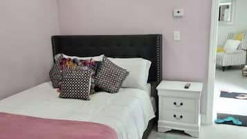 1 bedroom, iron/ironing board, internet, bed sheets
