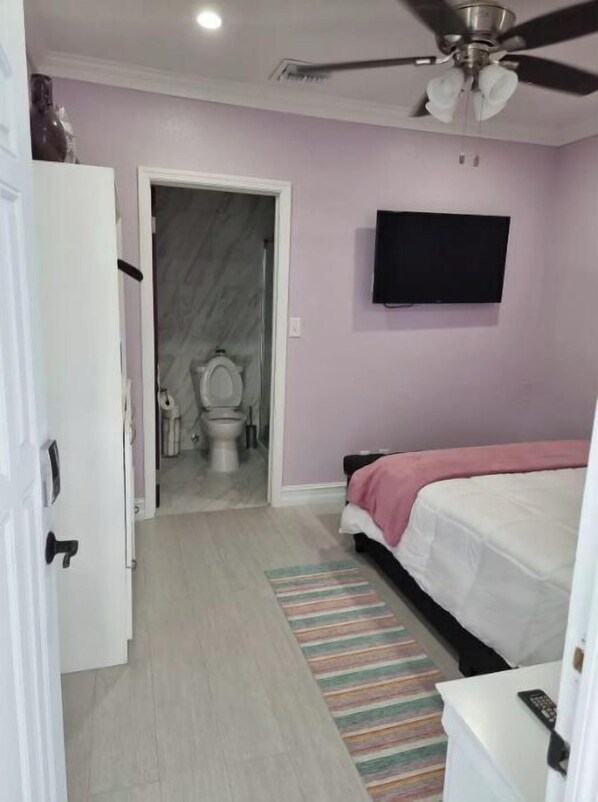1 bedroom, iron/ironing board, internet, bed sheets