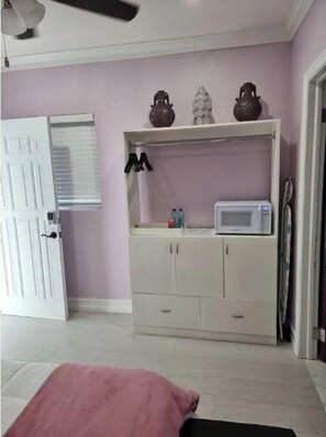 1 bedroom, iron/ironing board, internet, bed sheets