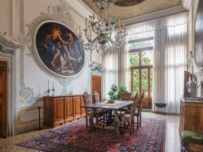 Dining - Exquisite Renaissance Palazzo with Magnificent Interior (Venecia)