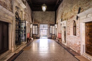 Interior - Exquisite Renaissance Palazzo with Magnificent Interior (Venecia)