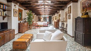 Interior - Unconventional Loft Style Apartment in San Barnaba (Venecia)